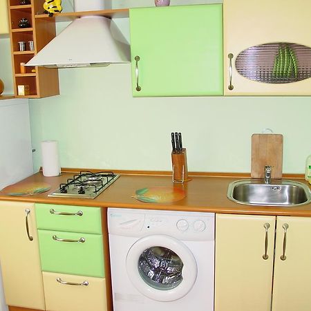 Shievchienko 10 Apartment Kiev Ngoại thất bức ảnh