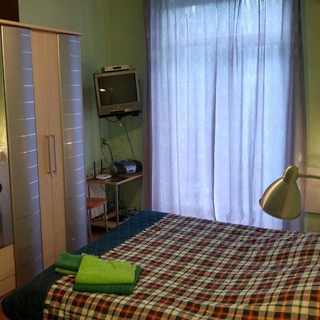 Shievchienko 10 Apartment Kiev Ngoại thất bức ảnh