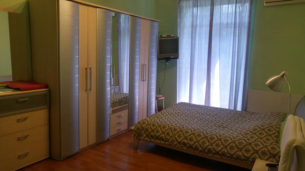 Shievchienko 10 Apartment Kiev Ngoại thất bức ảnh